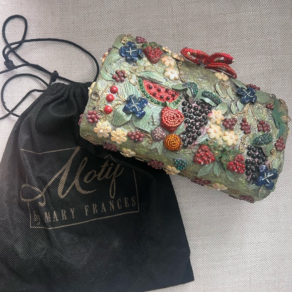 Motif by Mary Frances Vintage Fruit clutch - Picture 4 of 6